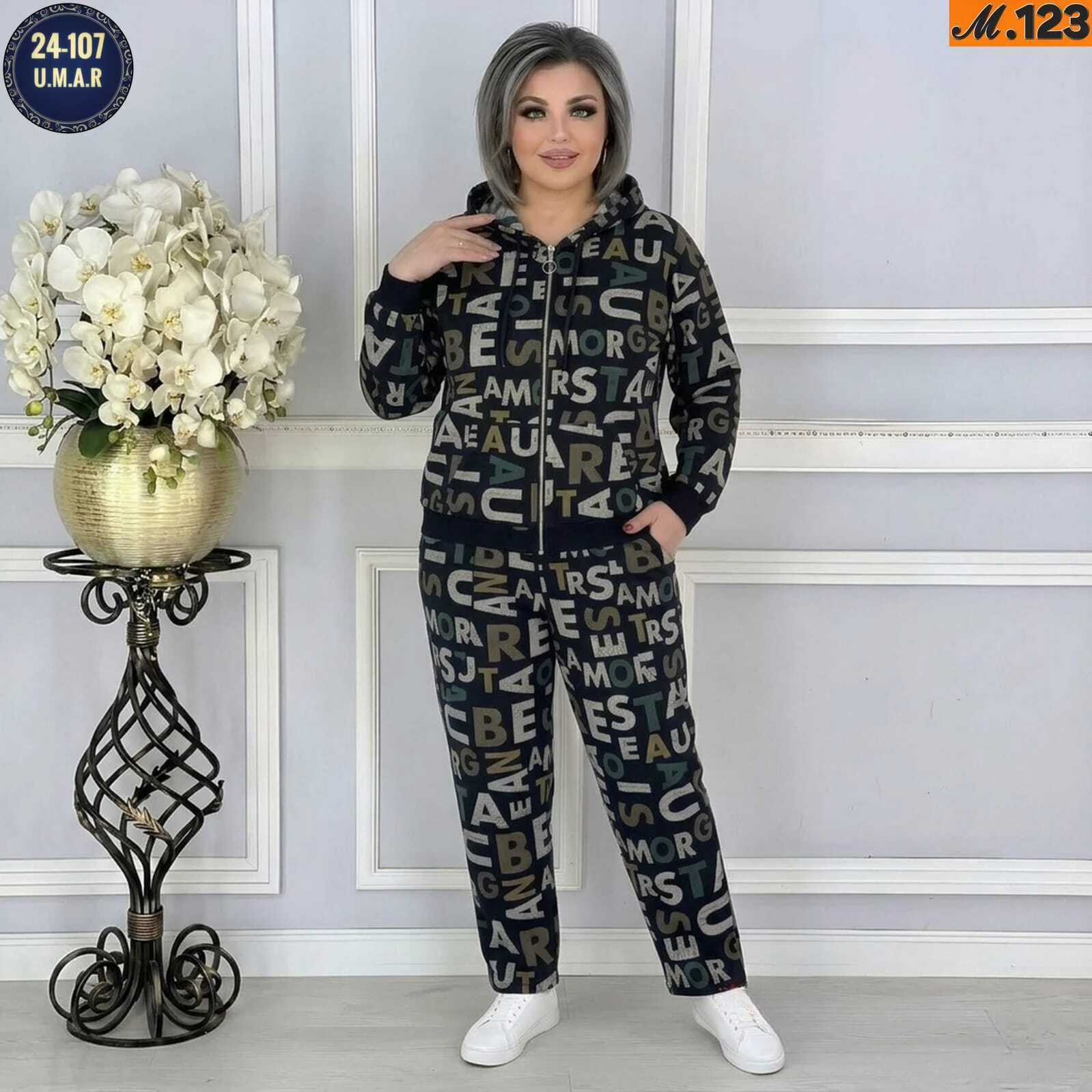 Новинка Женский костюм-двойка. Размеры: 4XL 54 56 , 5XL 56 58 , 6XL 58