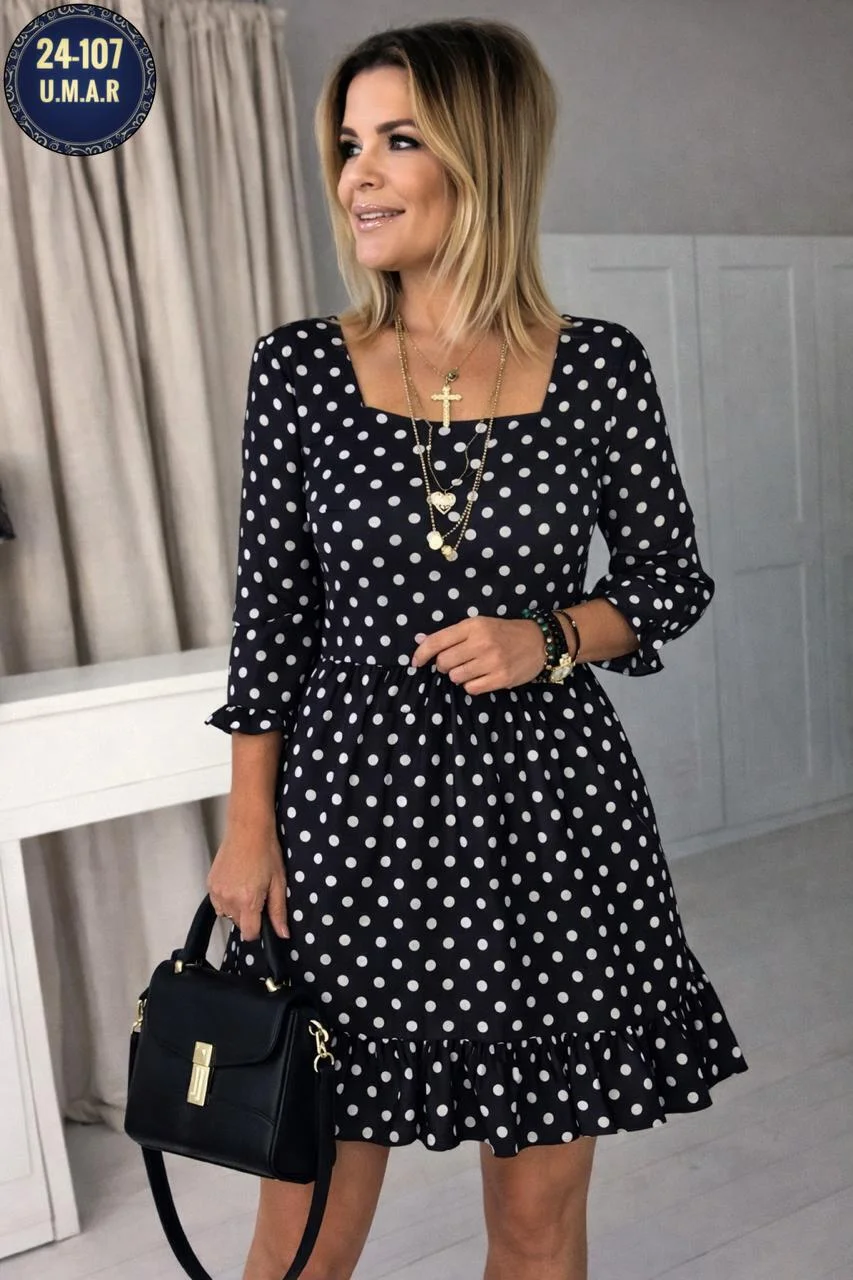 Распродажа цвета без выбора платья Размера: 42 44 46 48 Ткань вельвет Цена:250