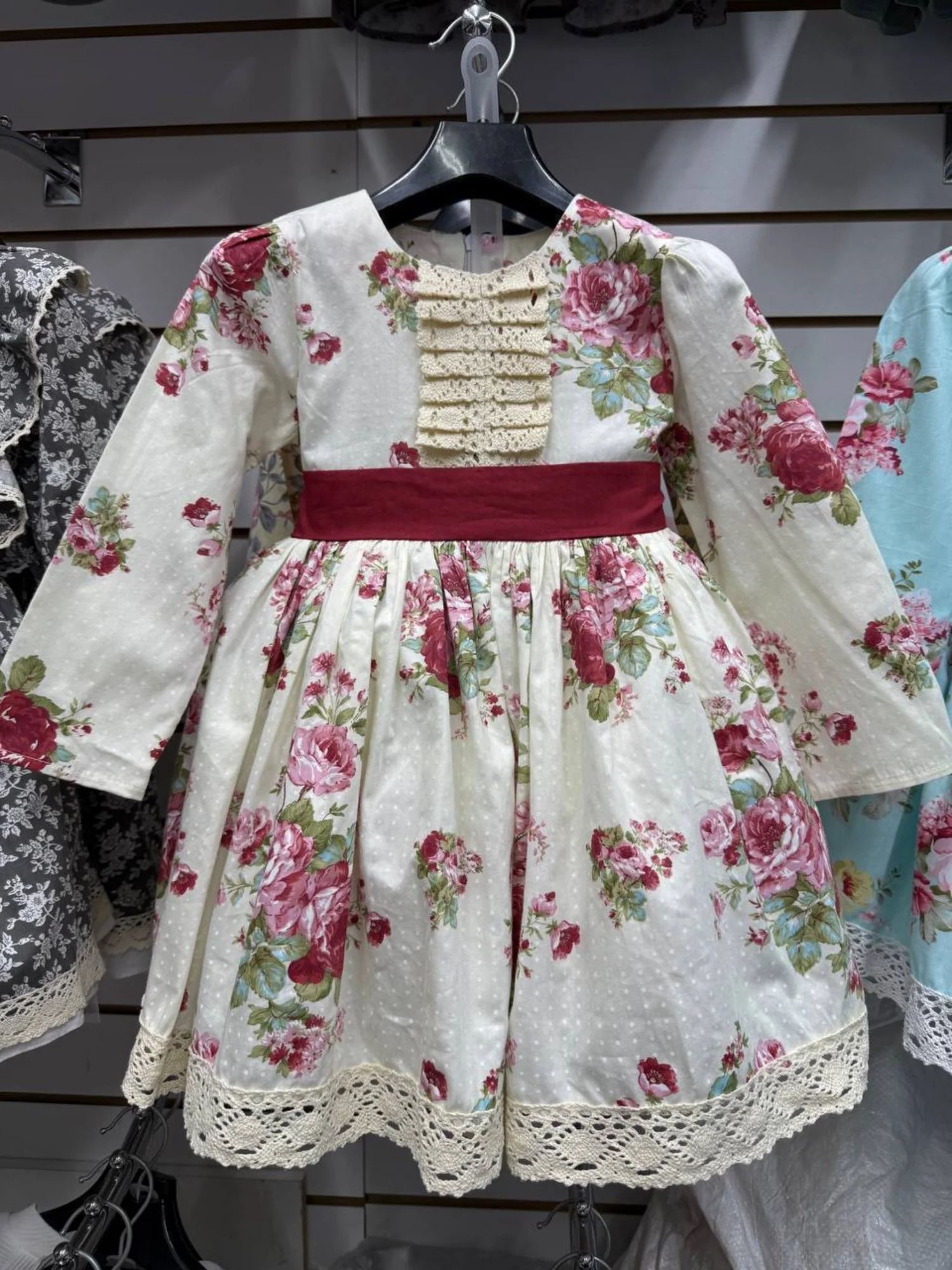 Цена штучно: 1100руб Цена оптом: 1000руб Платье, хлопок Размеры 98-104-110-116-122 Нарядно